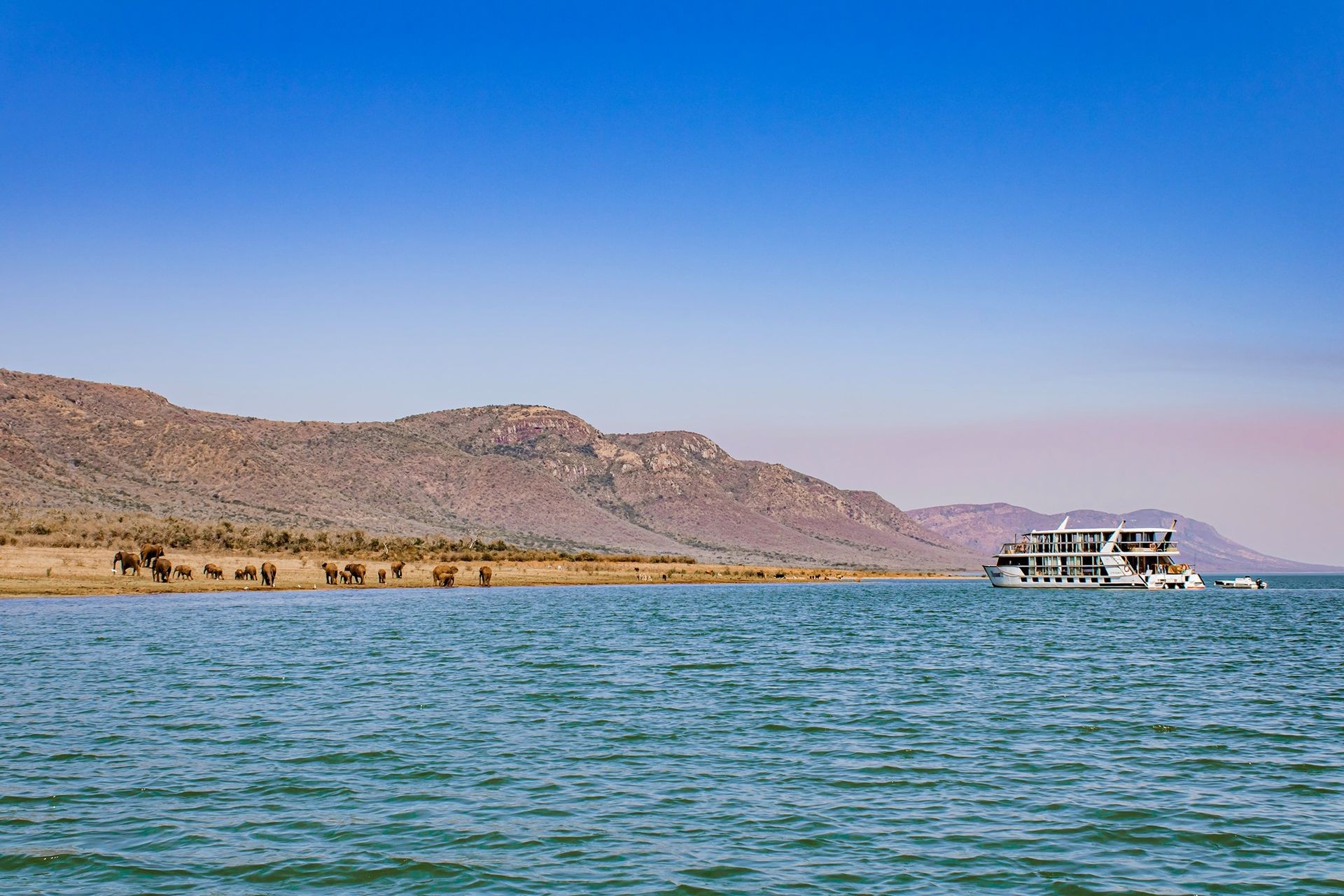 Shayamanzi House Boat